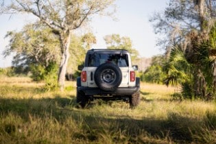 2022 Ford Bronco® Everglades™ Desert Sand 